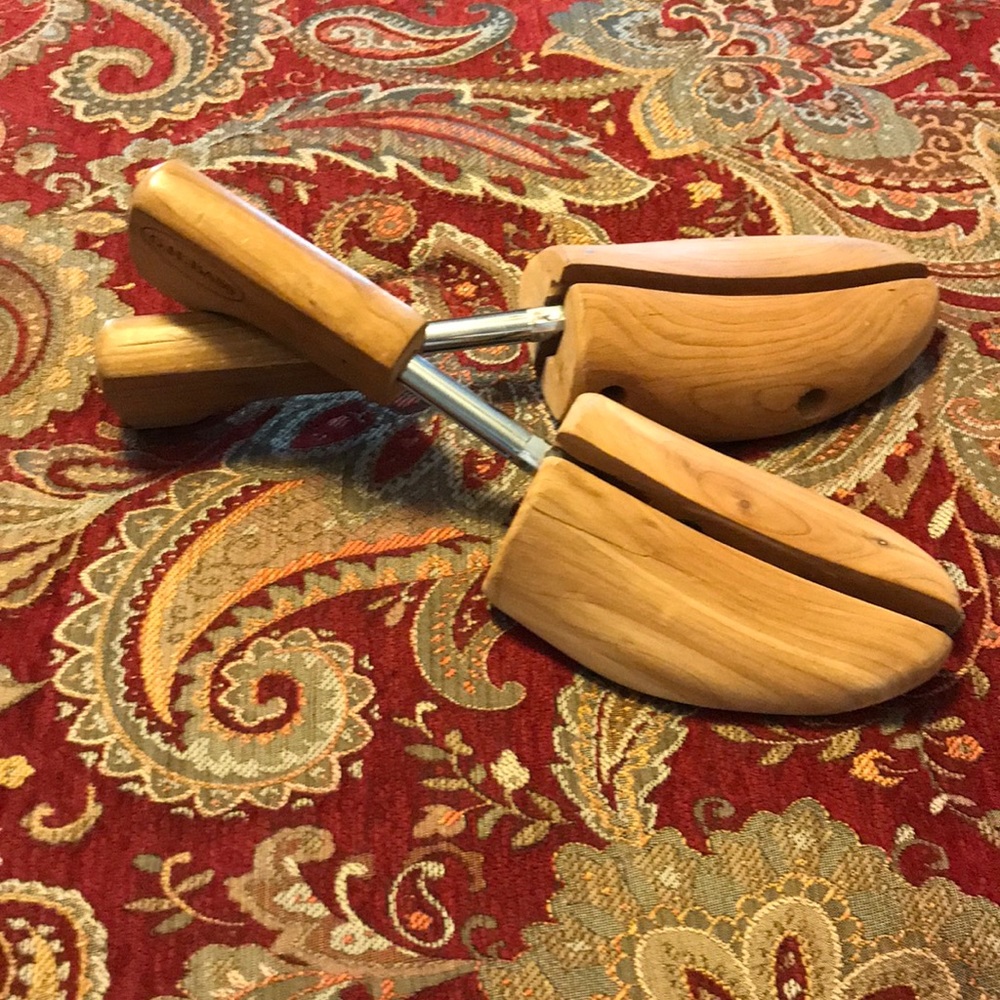 Men’s shoe trees